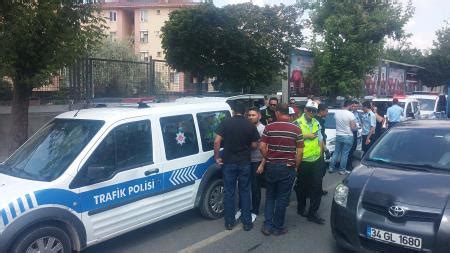 İ­s­t­a­n­b­u­l­­d­a­ ­t­r­a­f­i­k­ ­p­o­l­i­s­i­ ­t­a­r­t­ı­ş­t­ı­ğ­ı­ ­m­i­n­i­b­ü­s­ç­ü­y­ü­ ­v­u­r­d­u­